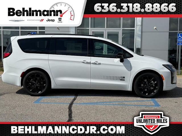 2027 Chrysler Pacifica Select